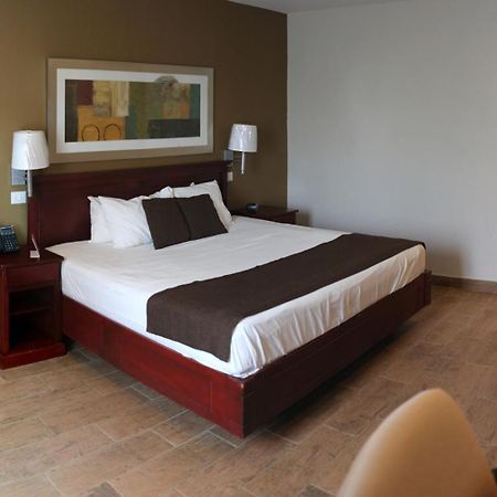 Best Western Bazarell Inn Montemorelos Esterno foto