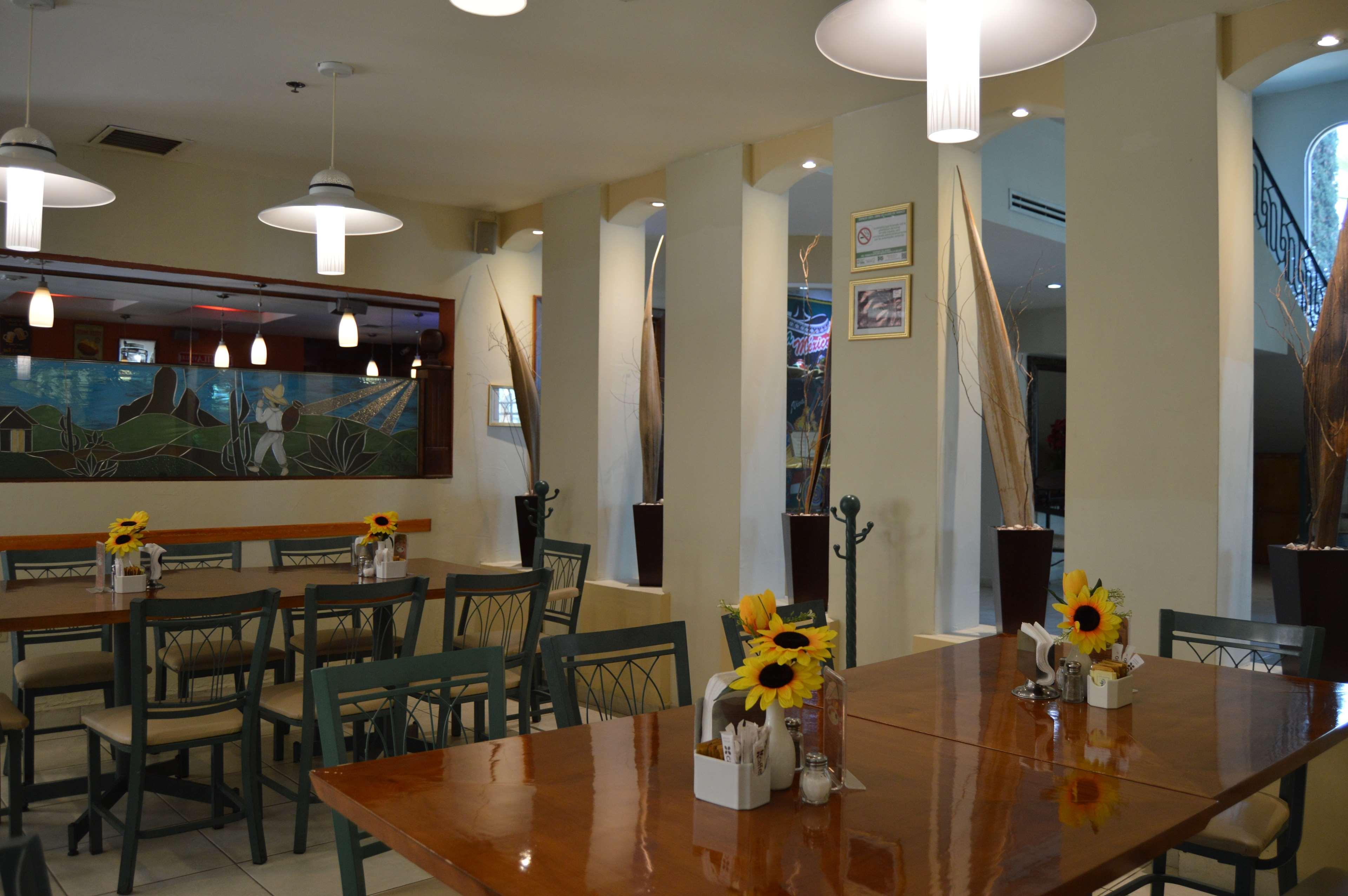 Best Western Bazarell Inn Montemorelos Esterno foto
