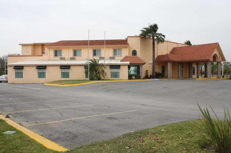 Best Western Bazarell Inn Montemorelos Esterno foto