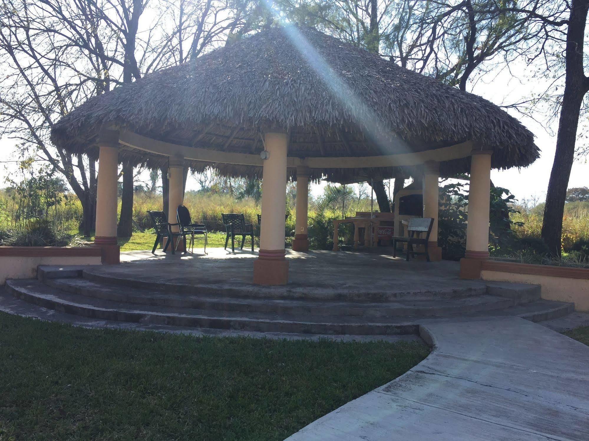 Best Western Bazarell Inn Montemorelos Esterno foto