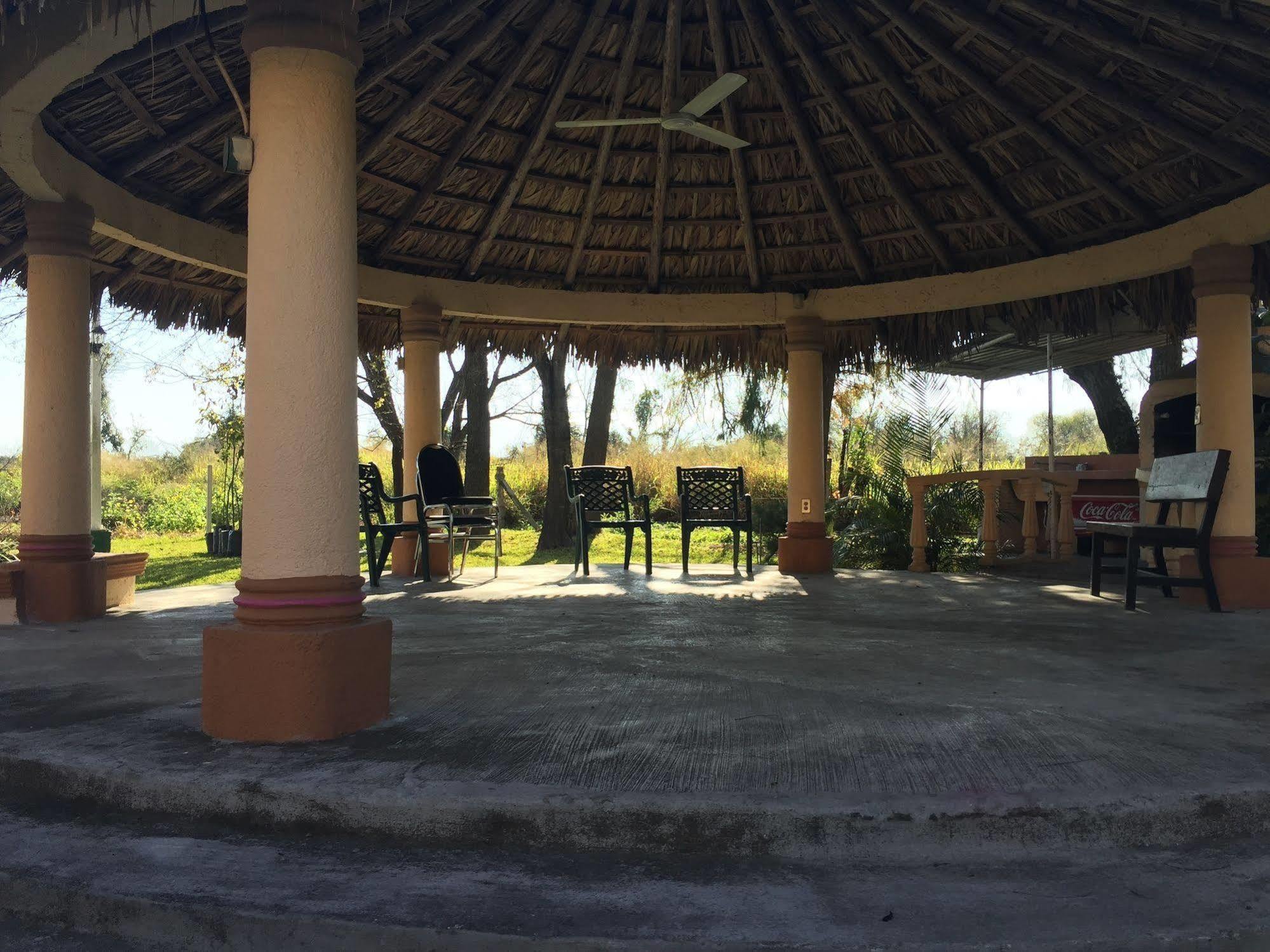Best Western Bazarell Inn Montemorelos Esterno foto